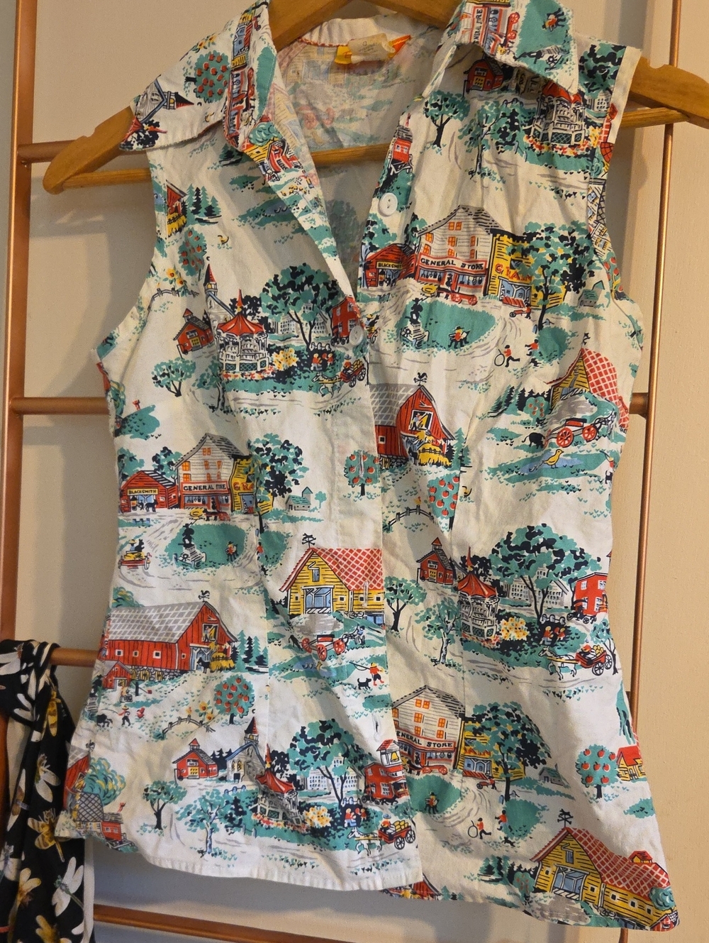 Bernie Dexter Sleeveless Village Print Button-Up Top in White, Teal & Red